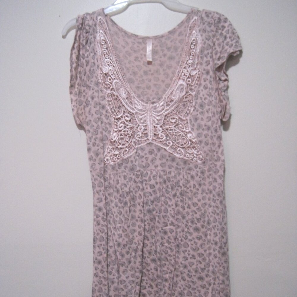 Rue 21 Women’s Large Pink Leopard Print Butterfly Short Sleeve V Neck Rayon Mini